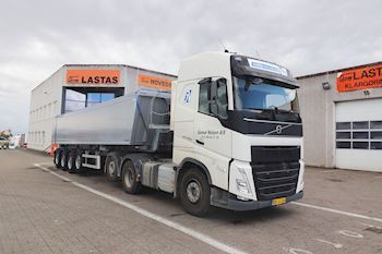 Gunnar Nielsen, Aars A/S med ny Kel-Berg  4 akslet tiptrailer 37 m3, leveret af Lastas